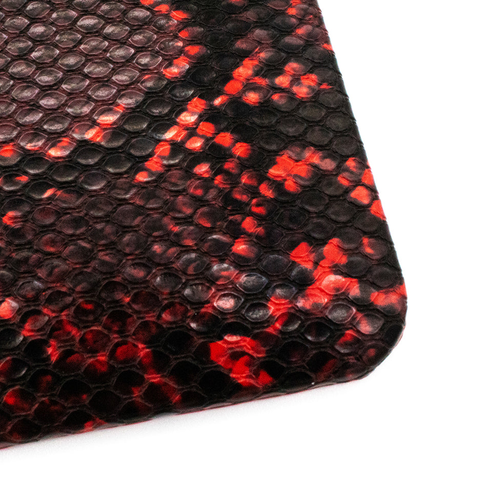 MacBook Pro 13 Red Snake